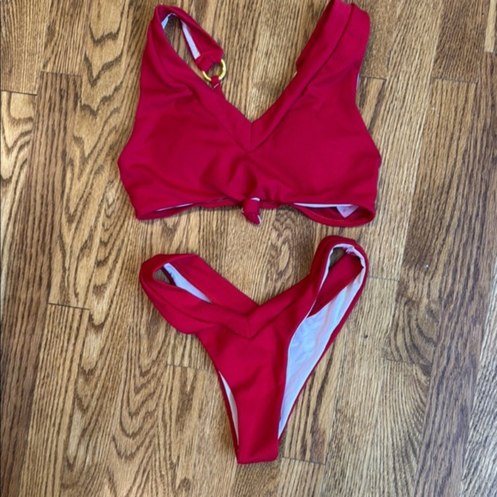 Red cheeky ribbed bikini